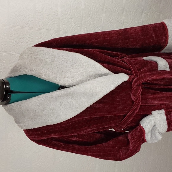 David Archie- DA, Burgandy plush Maxi robe - Picture 4 of 5